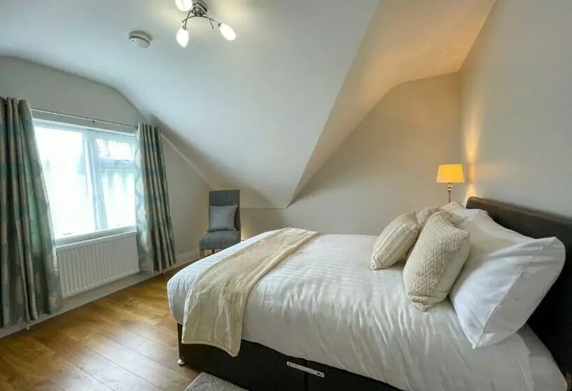 Aamiaismajoitus (B&B) Drumlanaught Cottage Farnham