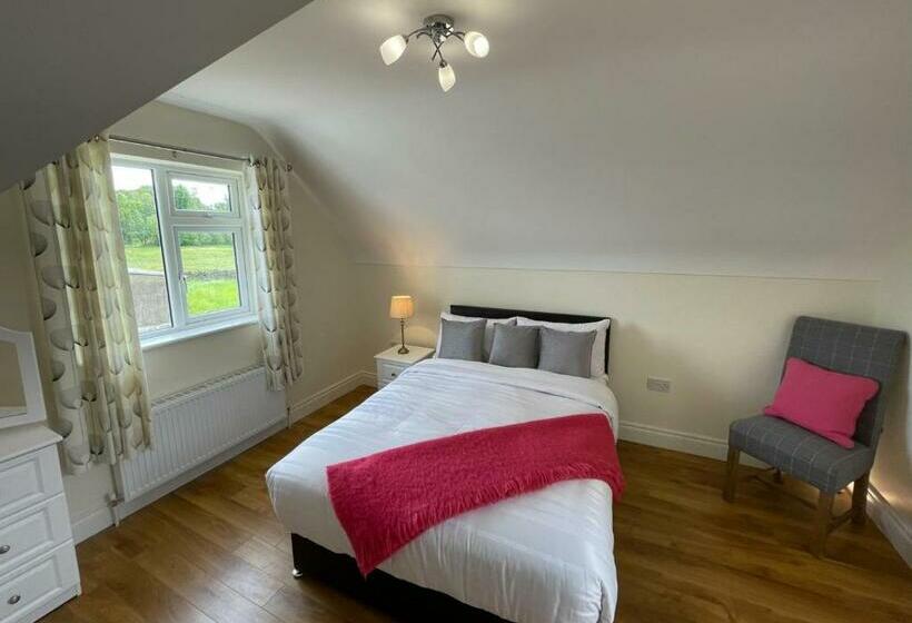 住宿加早餐  Drumlanaught Cottage Farnham