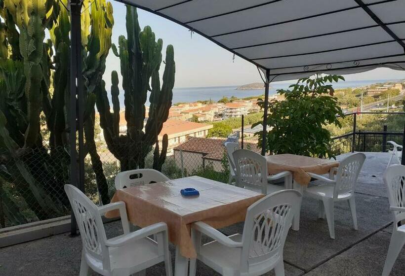 تختخواب و صبحانه Olimpo