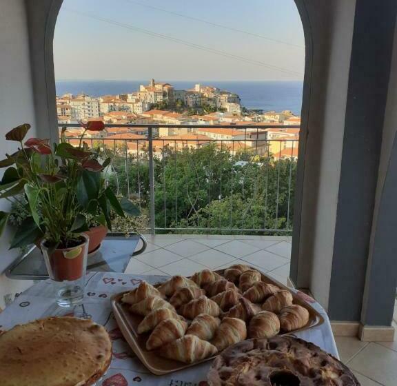 تختخواب و صبحانه Olimpo