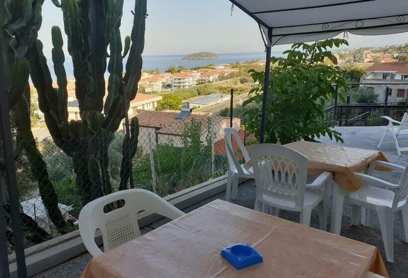 تختخواب و صبحانه Olimpo