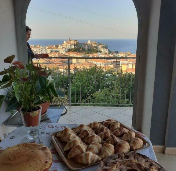 تختخواب و صبحانه Olimpo