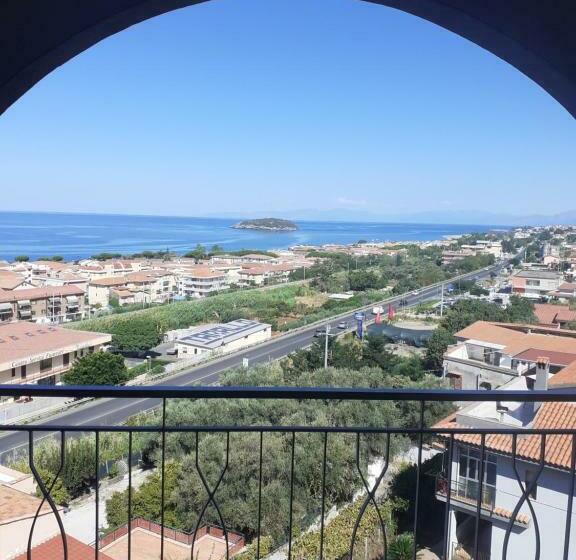 تختخواب و صبحانه Olimpo