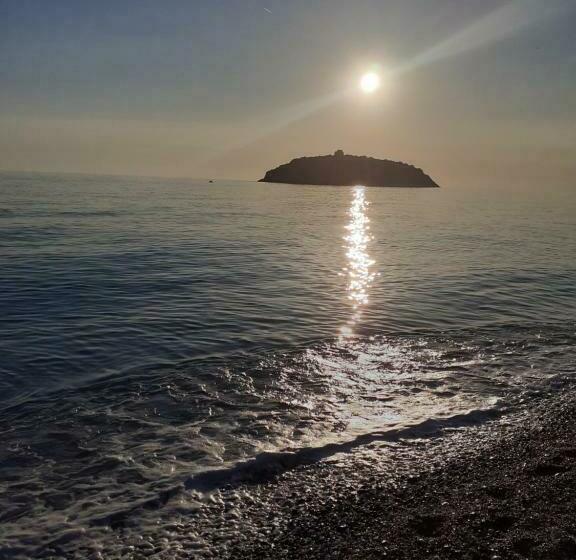 تختخواب و صبحانه Olimpo