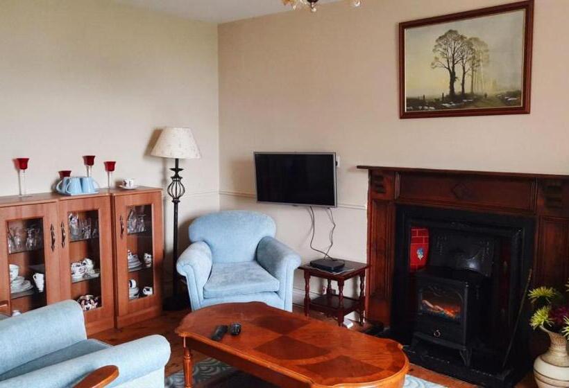 Bridgeview Farmhouse Bed And Breakfast