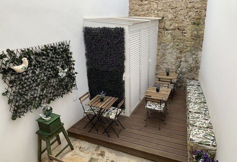 هتل Pharmacia Guesthouse