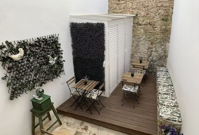 هتل Pharmacia Guesthouse