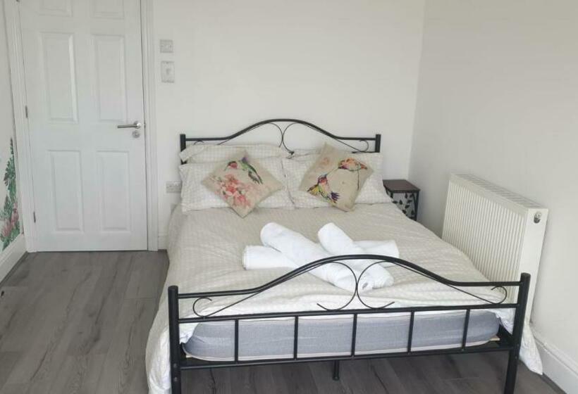 Woodlands Bellevue Bed & Breakfast