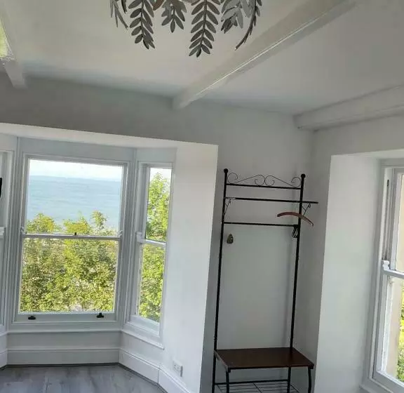 Woodlands Bellevue Bed & Breakfast