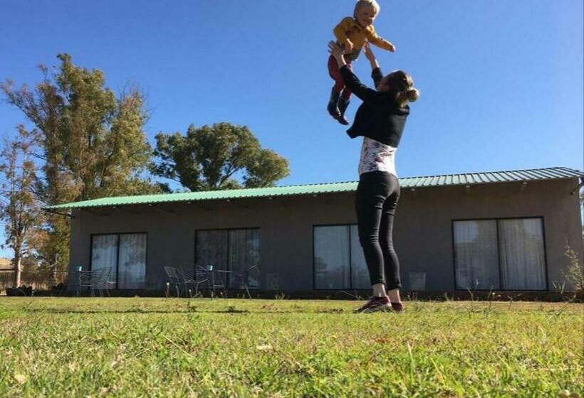 פנסיון Little Farms