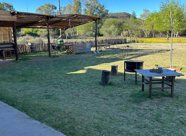 פנסיון Little Farms