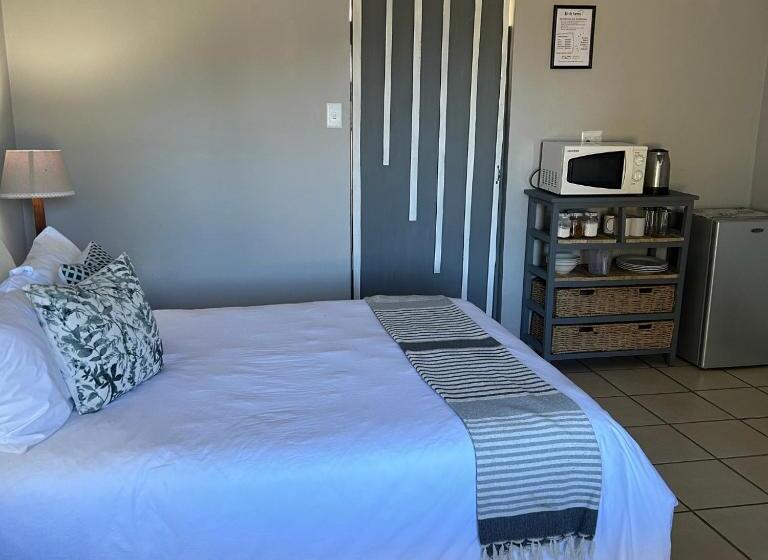 פנסיון Little Farms