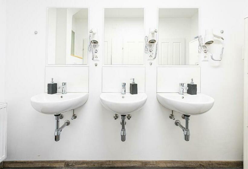 هاستل Space Home Apartment   City Center