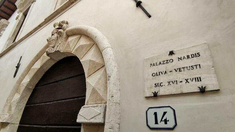 تختخواب و صبحانه San Marciano Luxury Rooms