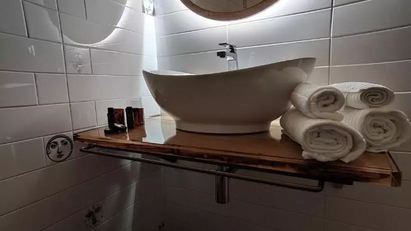 تختخواب و صبحانه San Marciano Luxury Rooms