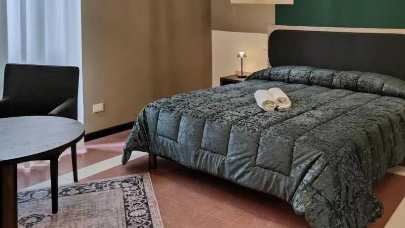 تختخواب و صبحانه San Marciano Luxury Rooms