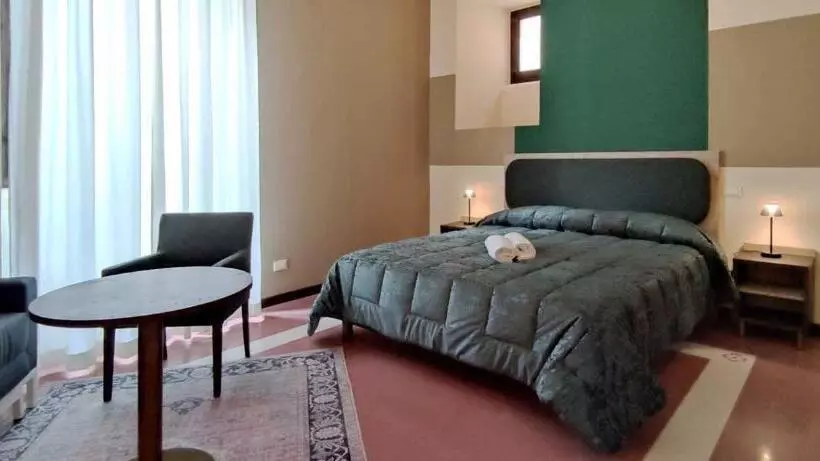 تختخواب و صبحانه San Marciano Luxury Rooms