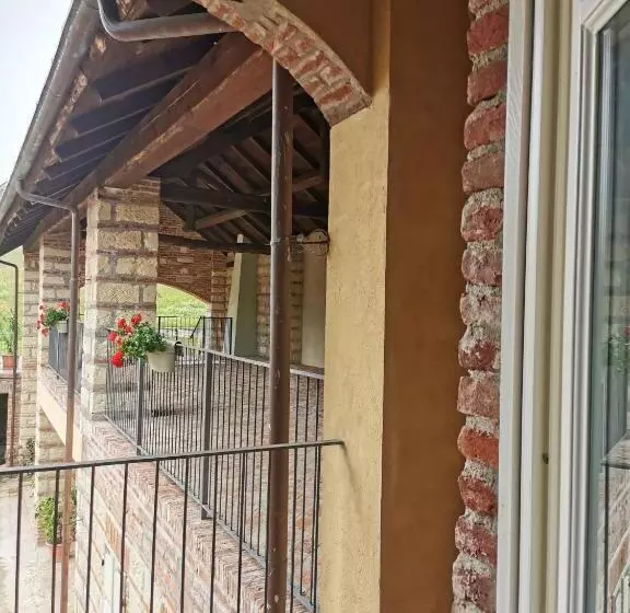 ホテル Agriturismo Airale