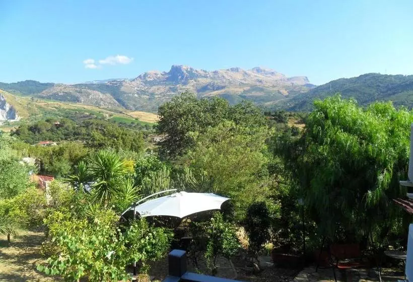 Bed and Breakfast Alla Finestra Sul Parco