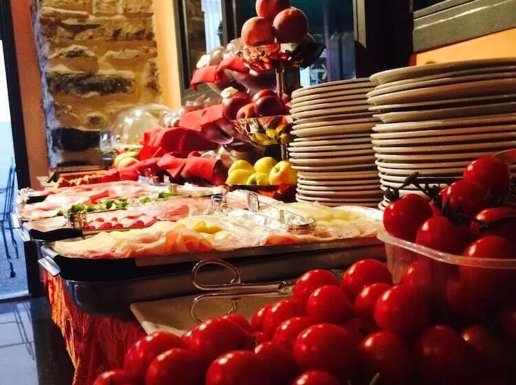 تختخواب و صبحانه In Riva Al Lago