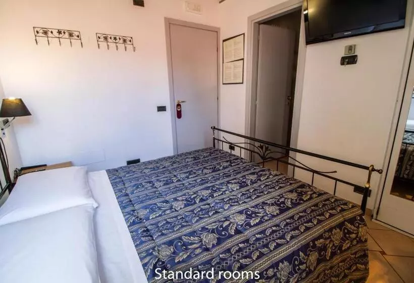 تختخواب و صبحانه In Riva Al Lago