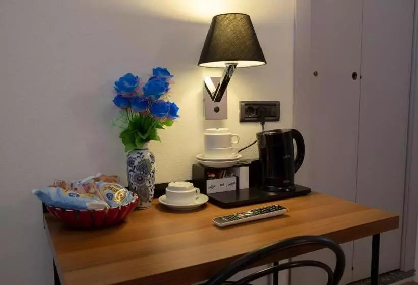 تختخواب و صبحانه In Riva Al Lago