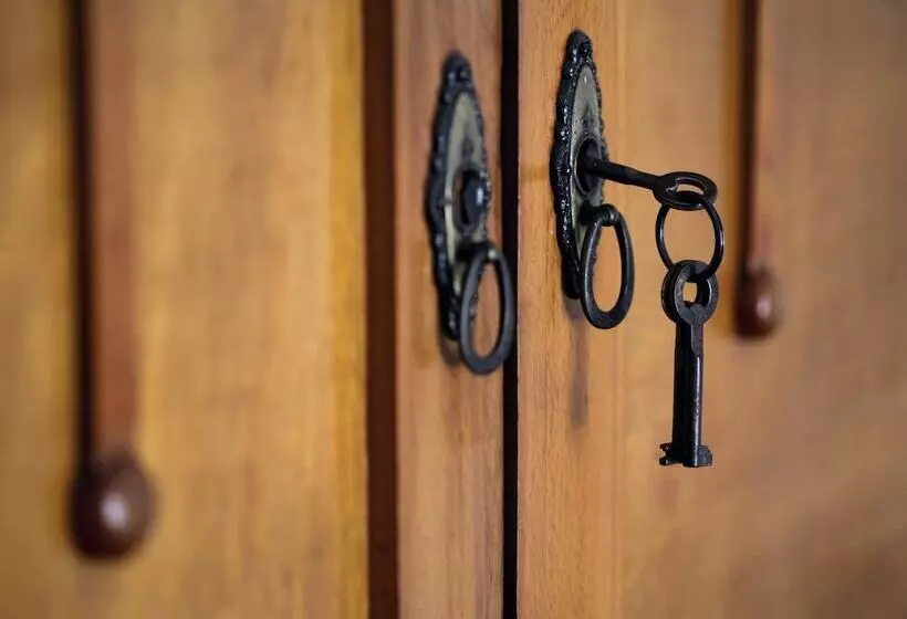 تختخواب و صبحانه Novecento