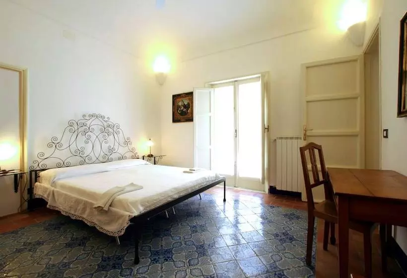 تختخواب و صبحانه Novecento