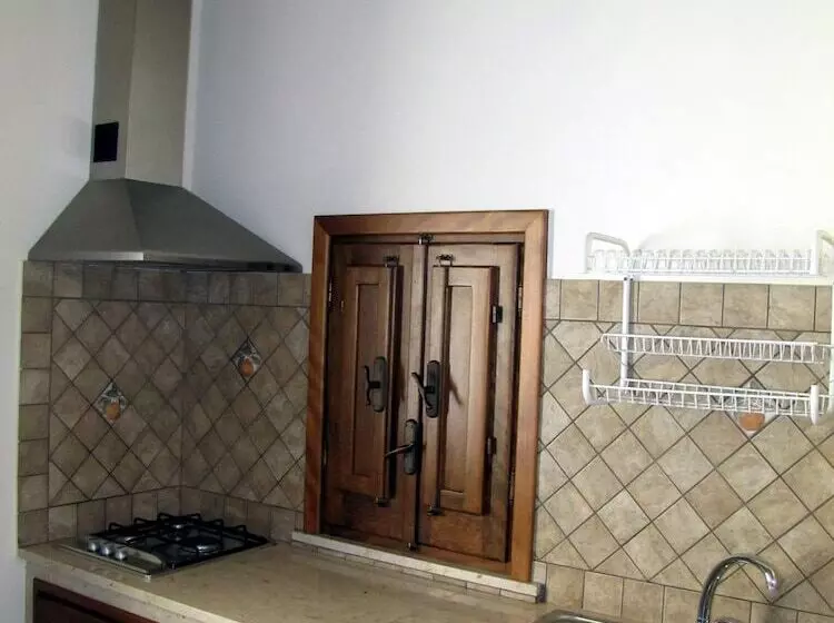 تختخواب و صبحانه Pousada Noir