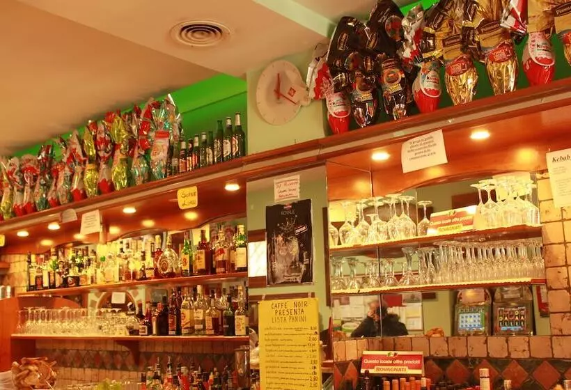 تختخواب و صبحانه Pousada Noir