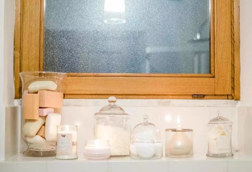 Bed and Breakfast Ripa Medici, Camere Con Vista E Parcheggio Incluso