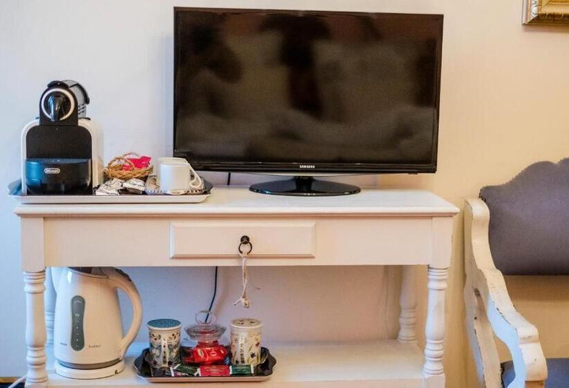 تختخواب و صبحانه Ripa Medici, Camere Con Vista E Parcheggio Incluso