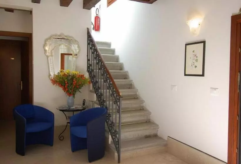 تختخواب و صبحانه Santa Margherita Guest House