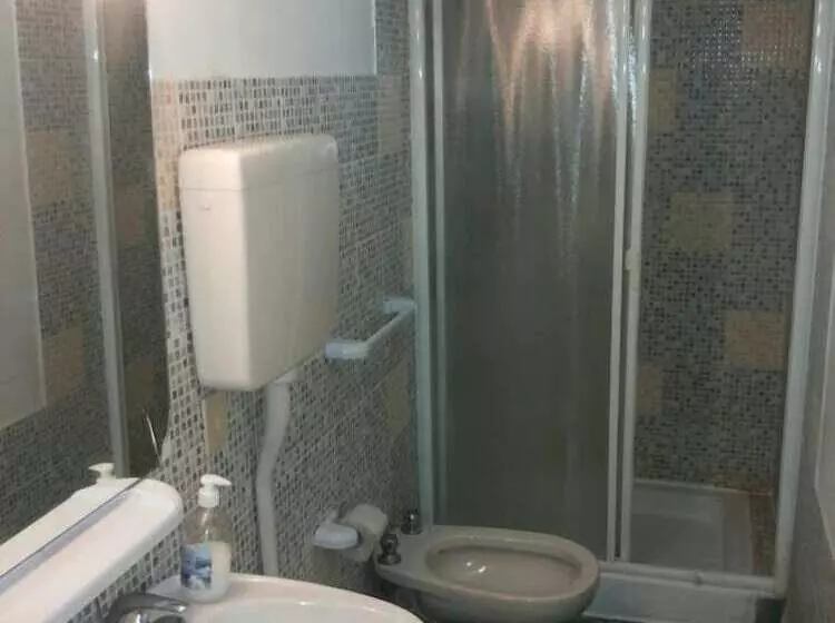 مسافرخانه Casa Linger