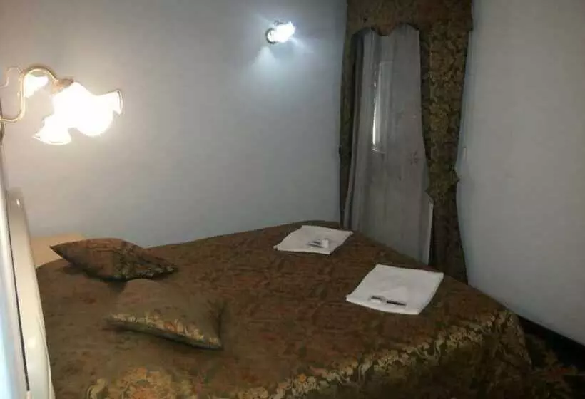 مسافرخانه Casa Linger