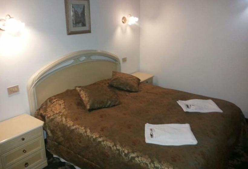 مسافرخانه Casa Linger