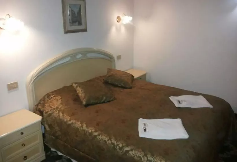 مسافرخانه Casa Linger