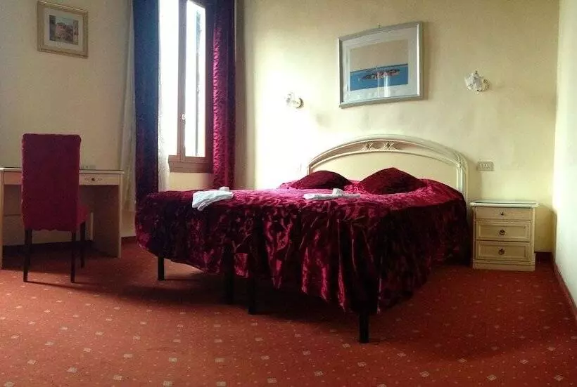 مسافرخانه Casa Linger