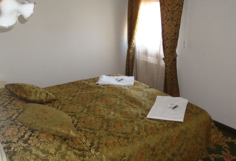 مسافرخانه Casa Linger