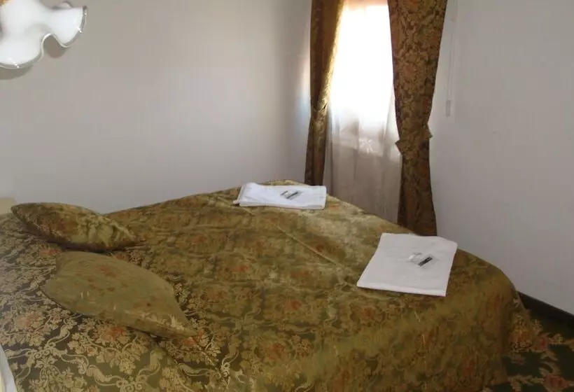 مسافرخانه Casa Linger