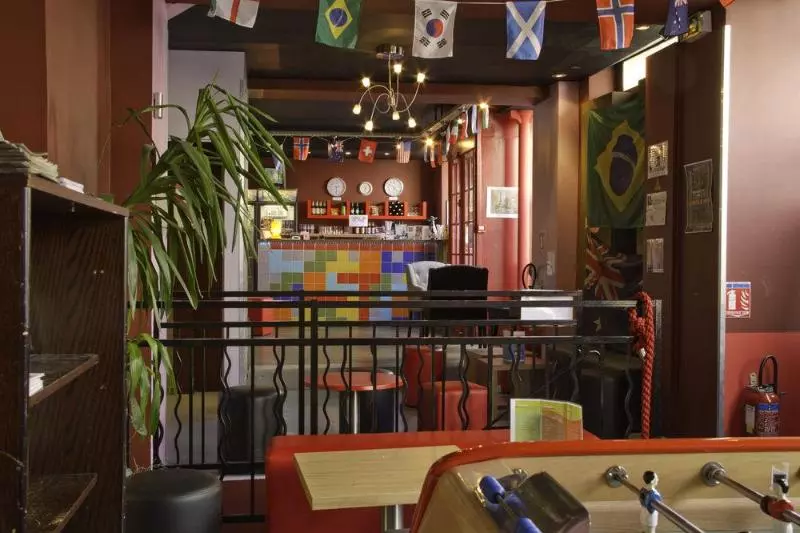 Хостел Le Montclair Montmartre By River