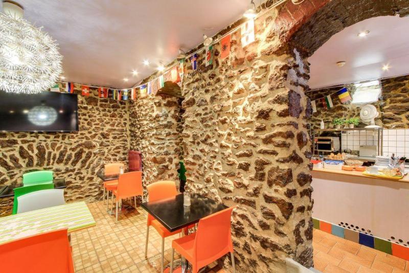 簡易ホテル Le Montclair Montmartre By River