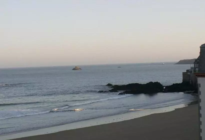 ホテル Alpha Océan