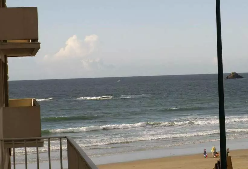 ホテル Alpha Océan