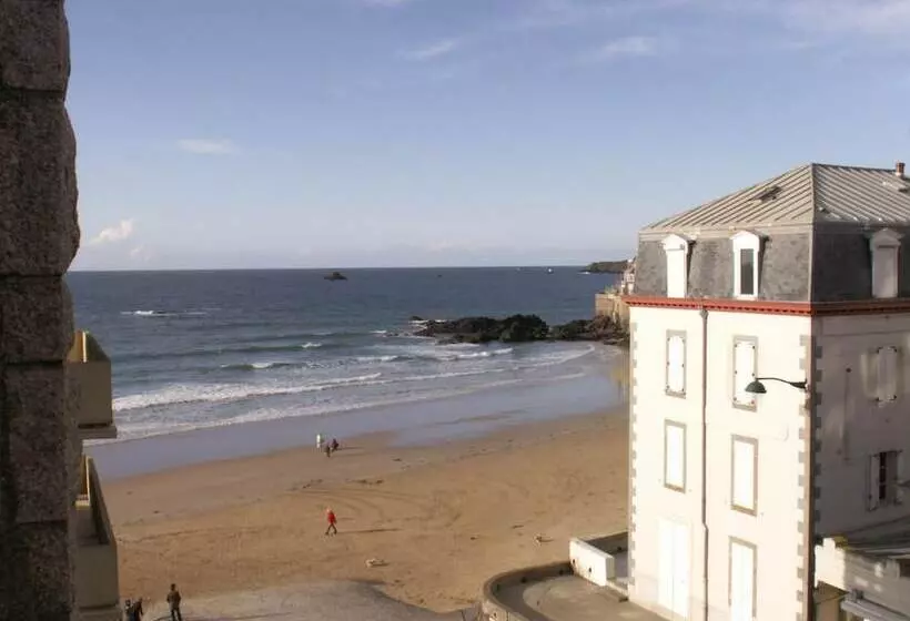 ホテル Alpha Océan