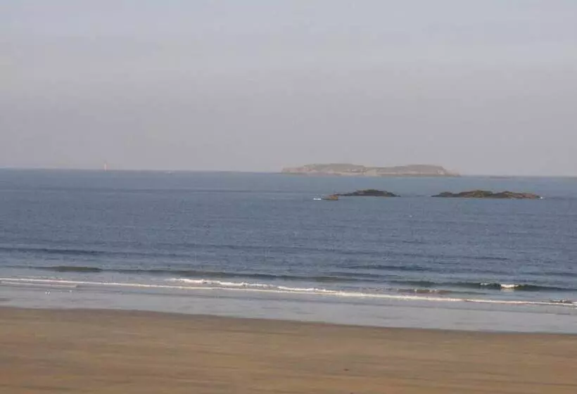 ホテル Alpha Océan