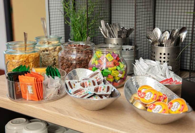 هتل Kyriad Eco Lille Sud Noyelles Godault