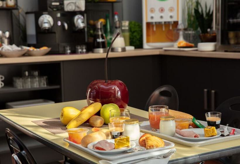 هتل Kyriad Eco Lille Sud Noyelles Godault