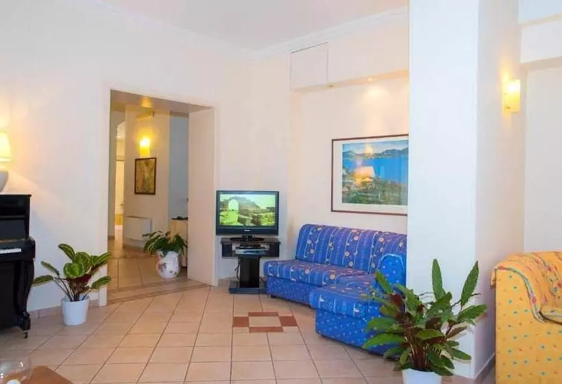 בית מלון כפרי Tirreno