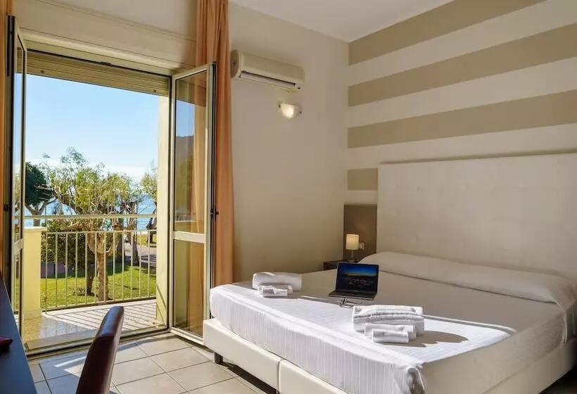 בית מלון כפרי Tirreno